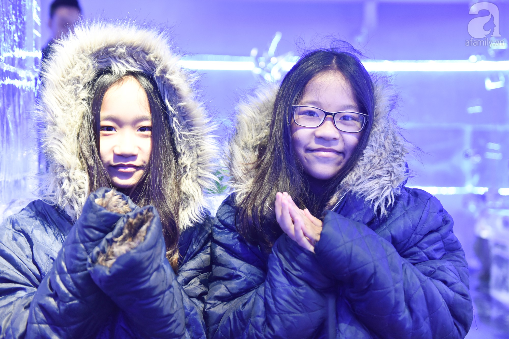 Cùng nhau đóng băng tại quán cafe âm 10 độ C giữa lòng Hà Nội - Ảnh 16. Cùng nhau đóng băng tại quán cafe âm 10 độ C giữa lòng Hà Nội - Ảnh 16.