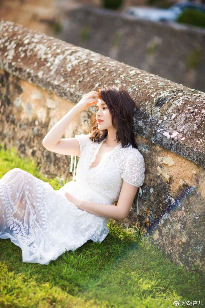 Tất bật làm việc nhưng bà mẹ một con Hồ Hạnh Nhi vẫn khiến nhiều người ngỡ ngàng vì nhan sắc như thiếu nữ - Ảnh 4. Tất bật làm việc nhưng bà mẹ một con Hồ Hạnh Nhi vẫn khiến nhiều người ngỡ ngàng vì nhan sắc như thiếu nữ - Ảnh 4.