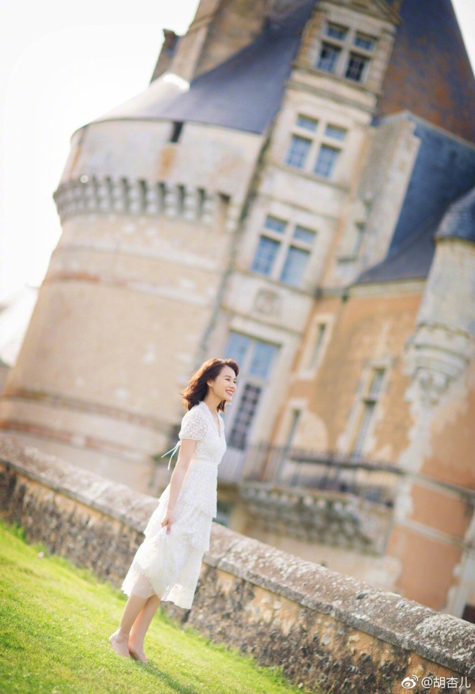 Tất bật làm việc nhưng bà mẹ một con Hồ Hạnh Nhi vẫn khiến nhiều người ngỡ ngàng vì nhan sắc như thiếu nữ - Ảnh 5. Tất bật làm việc nhưng bà mẹ một con Hồ Hạnh Nhi vẫn khiến nhiều người ngỡ ngàng vì nhan sắc như thiếu nữ - Ảnh 5.