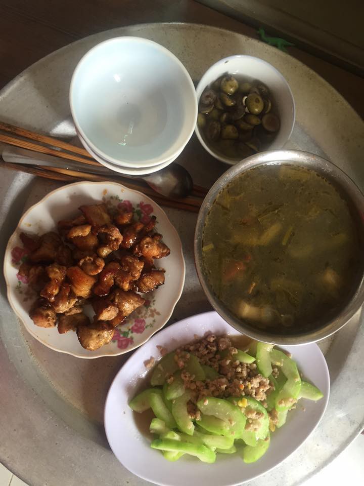 Mẹ đảm khoe mâm cơm ngon, đẹp, đủ món chỉ 40 nghìn, hội chị em được cùng nhau khoe tài nội trợ - Ảnh 2. Mẹ đảm khoe mâm cơm ngon, đẹp, đủ món chỉ 40 nghìn, hội chị em được cùng nhau khoe tài nội trợ - Ảnh 2.