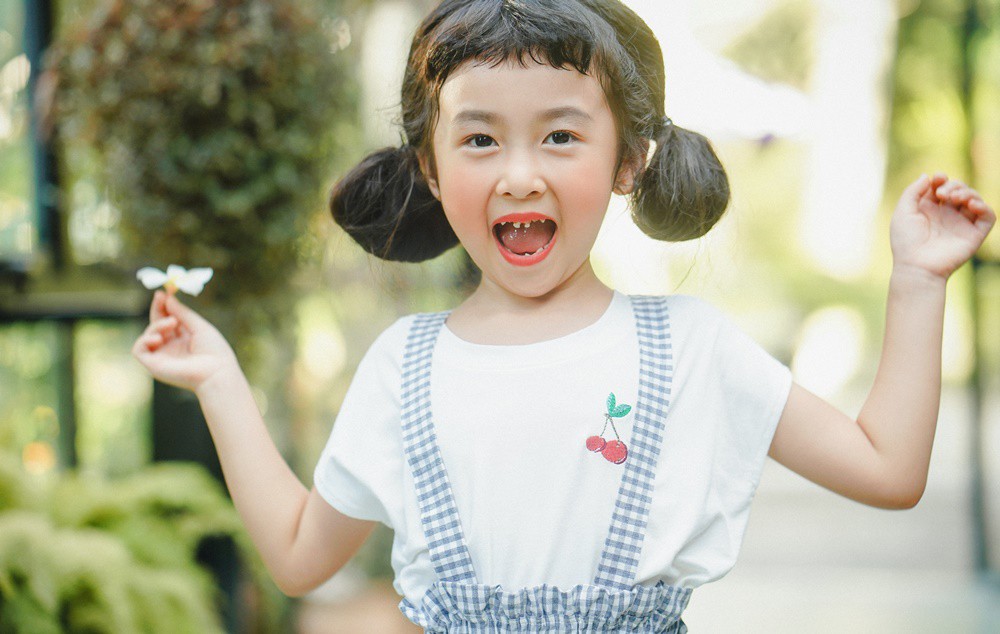 Hotkid răng sún nhưng vẫn khiến các mẹ thích mê, nhìn chỉ muốn nặn ngay một cô con gái - Ảnh 23. Hotkid răng sún nhưng vẫn khiến các mẹ thích mê, nhìn chỉ muốn nặn ngay một cô con gái - Ảnh 23.
