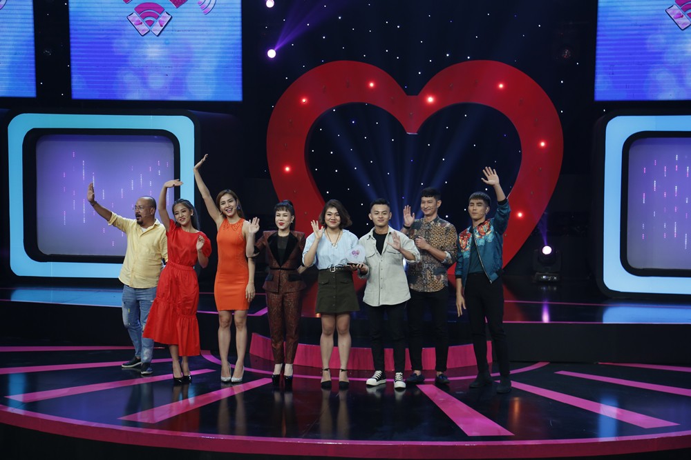 Nam thí sinh bật khóc sau khi nghe câu nói này của Việt Hương - Ảnh 1. Nam thí sinh bật khóc sau khi nghe câu nói này của Việt Hương - Ảnh 1.