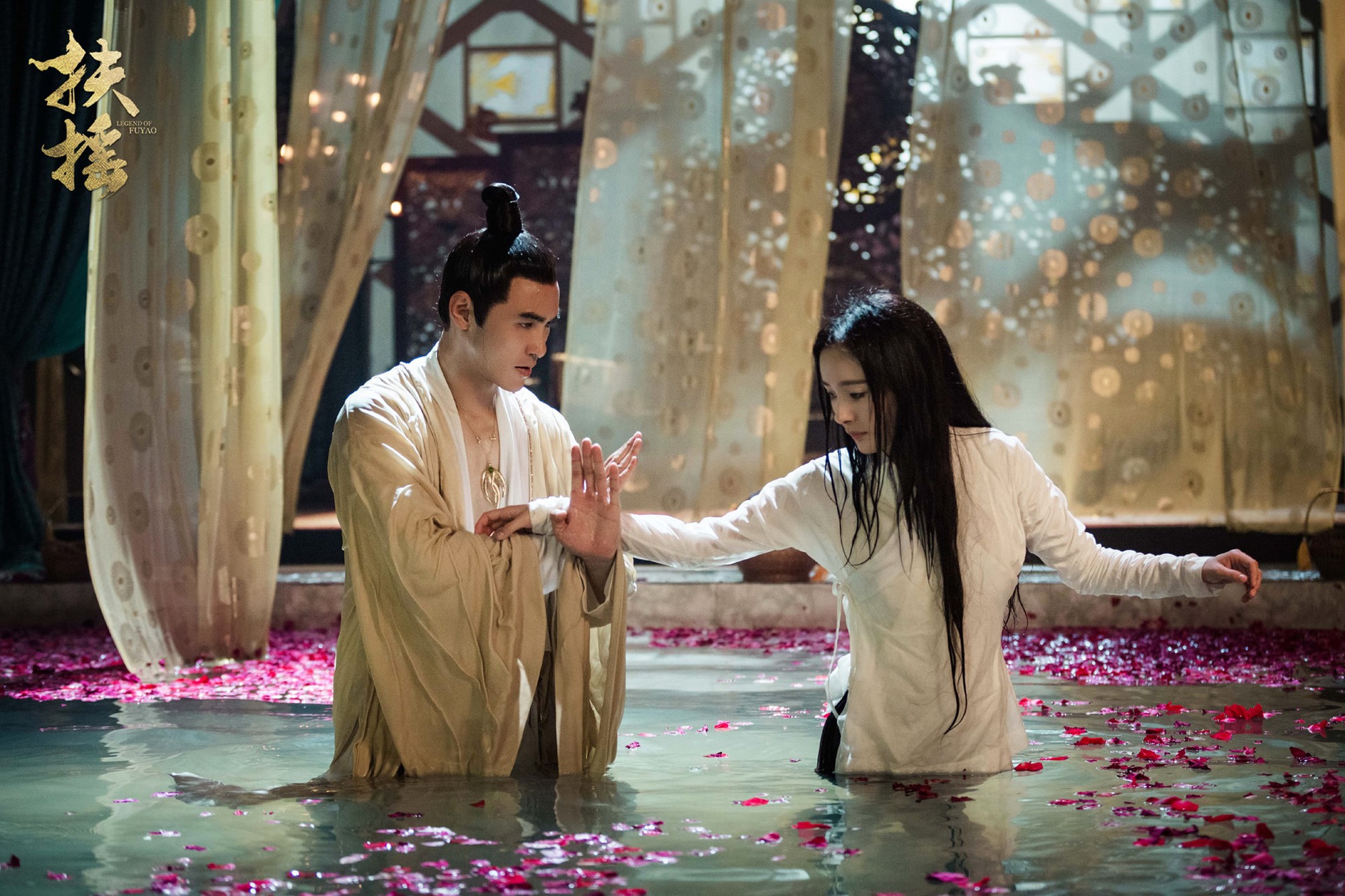 Tập 21 Phù Dao: Thái tử Nguyễn Kinh Thiên âm mưu lột đồ Dương Mịch - Ảnh 5. Tập 21 Phù Dao: Thái tử Nguyễn Kinh Thiên âm mưu lột đồ Dương Mịch - Ảnh 5.