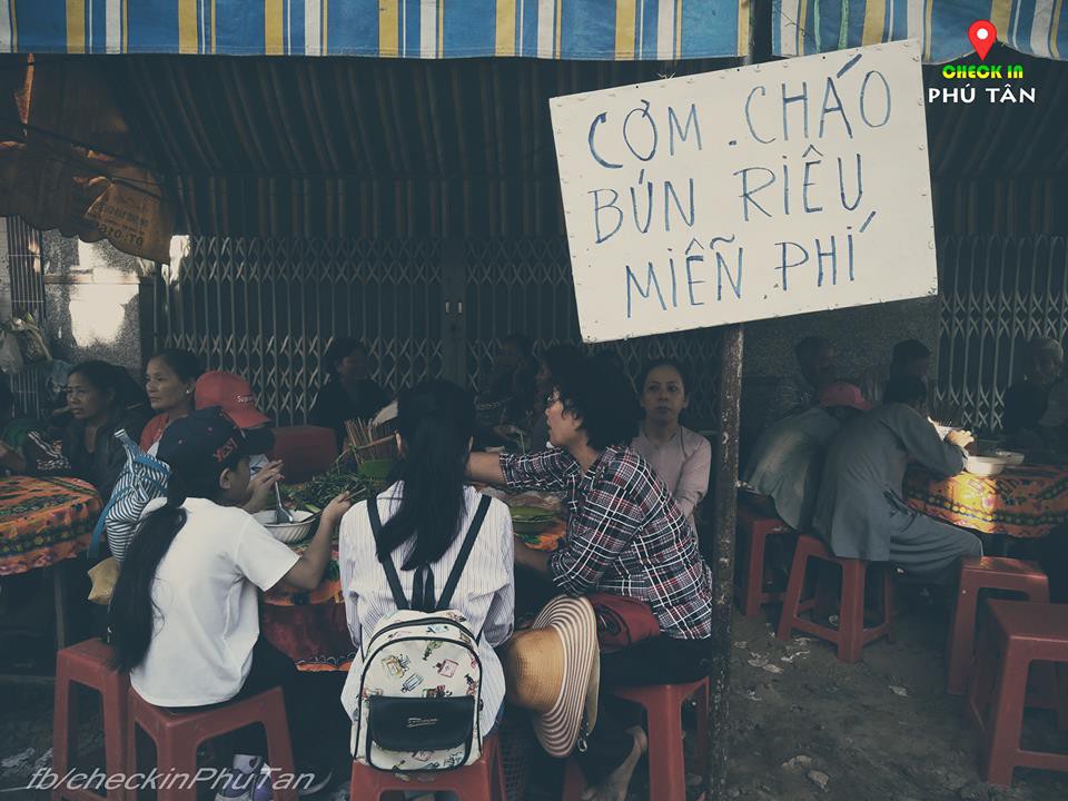 Ấm lòng Phú Tân mùa đại lễ - vùng đất dư dả tình người của miền Tây, sẵn sàng miễn phí mọi thứ cho du khách thập phương - Ảnh 16. Ấm lòng Phú Tân mùa đại lễ - vùng đất dư dả tình người của miền Tây, sẵn sàng miễn phí mọi thứ cho du khách thập phương - Ảnh 16.