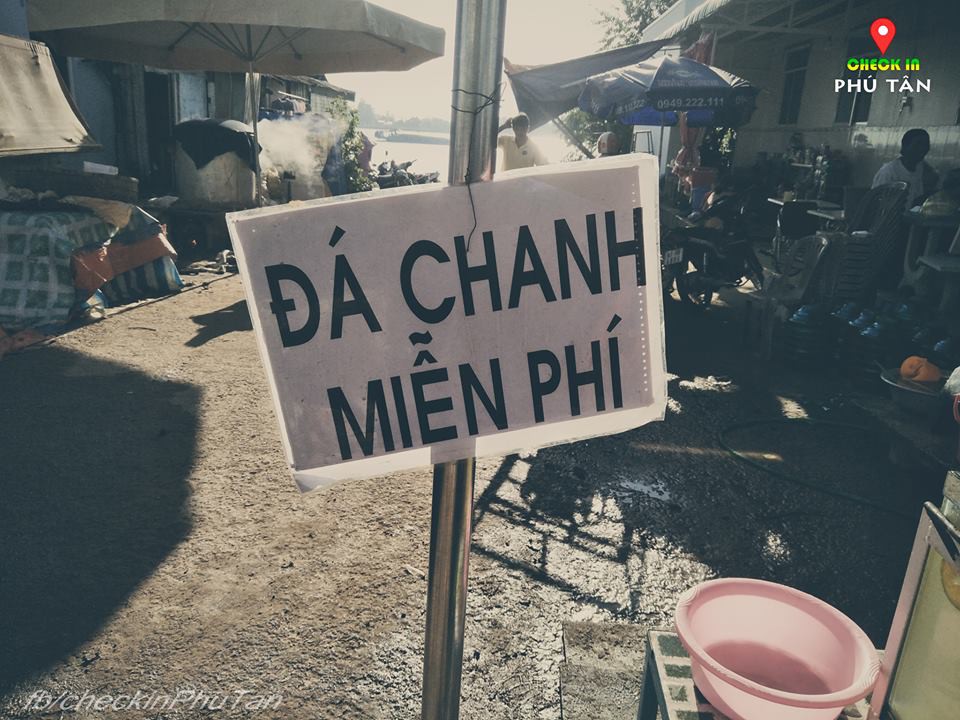 Ấm lòng Phú Tân mùa đại lễ - vùng đất dư dả tình người của miền Tây, sẵn sàng miễn phí mọi thứ cho du khách thập phương - Ảnh 12. Ấm lòng Phú Tân mùa đại lễ - vùng đất dư dả tình người của miền Tây, sẵn sàng miễn phí mọi thứ cho du khách thập phương - Ảnh 12.