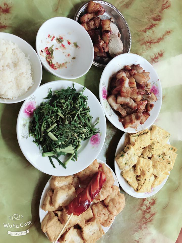 Mẹ đảm khoe mâm cơm ngon, đẹp, đủ món chỉ 40 nghìn, hội chị em được cùng nhau khoe tài nội trợ - Ảnh 5. Mẹ đảm khoe mâm cơm ngon, đẹp, đủ món chỉ 40 nghìn, hội chị em được cùng nhau khoe tài nội trợ - Ảnh 5.