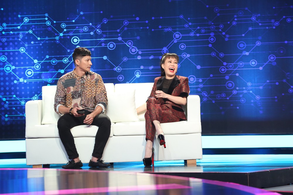 Nam thí sinh bật khóc sau khi nghe câu nói này của Việt Hương - Ảnh 2. Nam thí sinh bật khóc sau khi nghe câu nói này của Việt Hương - Ảnh 2.