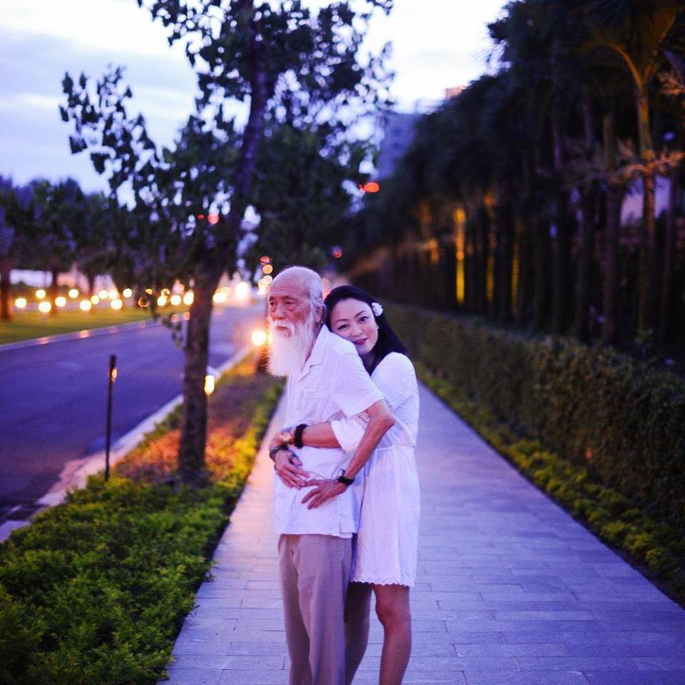 Con gái út thầy Văn Như Cương gửi lời chúc đến cha quá cố, nhân dịp kỉ niệm ngày cưới và sinh nhật của thầy - Ảnh 2. Con gái út thầy Văn Như Cương gửi lời chúc đến cha quá cố, nhân dịp kỉ niệm ngày cưới và sinh nhật của thầy - Ảnh 2.