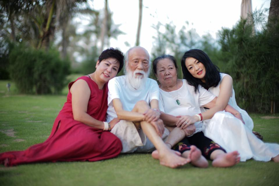 Con gái út thầy Văn Như Cương gửi lời chúc đến cha quá cố, nhân dịp kỉ niệm ngày cưới và sinh nhật của thầy - Ảnh 6. Con gái út thầy Văn Như Cương gửi lời chúc đến cha quá cố, nhân dịp kỉ niệm ngày cưới và sinh nhật của thầy - Ảnh 6.