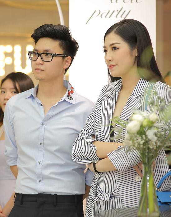 Tú Anh và ông xã tương lai lần đầu công khai xuất hiện tình tứ giữa sự kiện - Ảnh 1. Tú Anh và ông xã tương lai lần đầu công khai xuất hiện tình tứ giữa sự kiện - Ảnh 1.