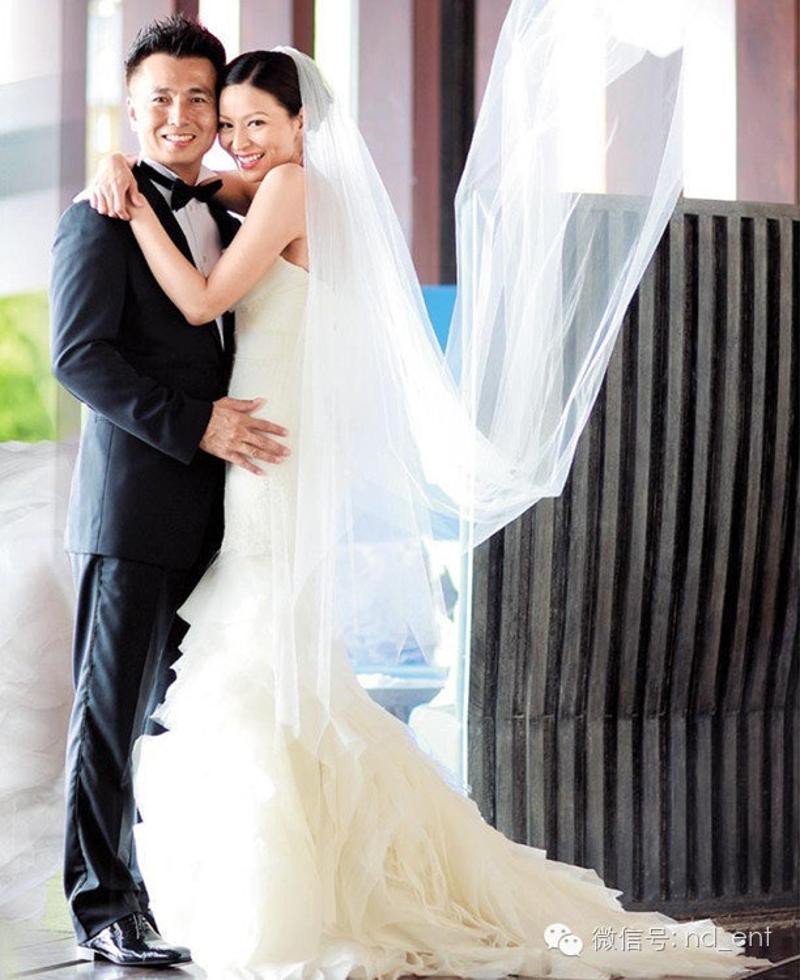 Đời tư “một trời một vực” của dàn mỹ nhân Ỷ Thiên Đồ Long Ký TVB sau 18 năm: Lê Tư, Xa Thi Mạn có cuộc sống thập toàn thập mỹ, những người còn lại đánh mất hào quang, chật vật sống qua ngày - Ảnh 13. Đời tư “một trời một vực” của dàn mỹ nhân Ỷ Thiên Đồ Long Ký TVB sau 18 năm: Lê Tư, Xa Thi Mạn có cuộc sống thập toàn thập mỹ, những người còn lại đánh mất hào quang, chật vật sống qua ngày - Ảnh 13.