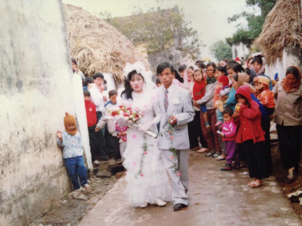 Cư dân mạng lục tung nhà tìm ảnh đám cưới bố mẹ để khoe với bạn bè cho kịp trào lưu - Ảnh 15. Cư dân mạng lục tung nhà tìm ảnh đám cưới bố mẹ để khoe với bạn bè cho kịp trào lưu - Ảnh 15.