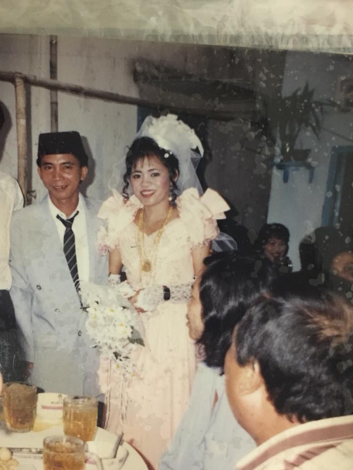 Cư dân mạng lục tung nhà tìm ảnh đám cưới bố mẹ để khoe với bạn bè cho kịp trào lưu - Ảnh 20. Cư dân mạng lục tung nhà tìm ảnh đám cưới bố mẹ để khoe với bạn bè cho kịp trào lưu - Ảnh 20.