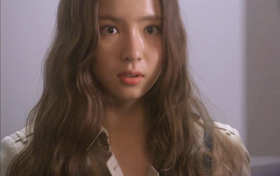 Sự thật động trời sau tin nhắn của người yêu cũ khiến cô gái bàng hoàng viết đơn ly hôn chồng - Ảnh 1. Sự thật động trời sau tin nhắn của người yêu cũ khiến cô gái bàng hoàng viết đơn ly hôn chồng - Ảnh 1.