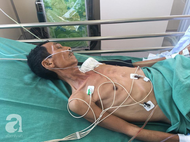 Sài Gòn: Người đàn ông 61 tuổi thoi thóp giữa đường, được bệnh viện điều xe chở về cứu mạng, phát thông báo tìm người thân - Ảnh 1.