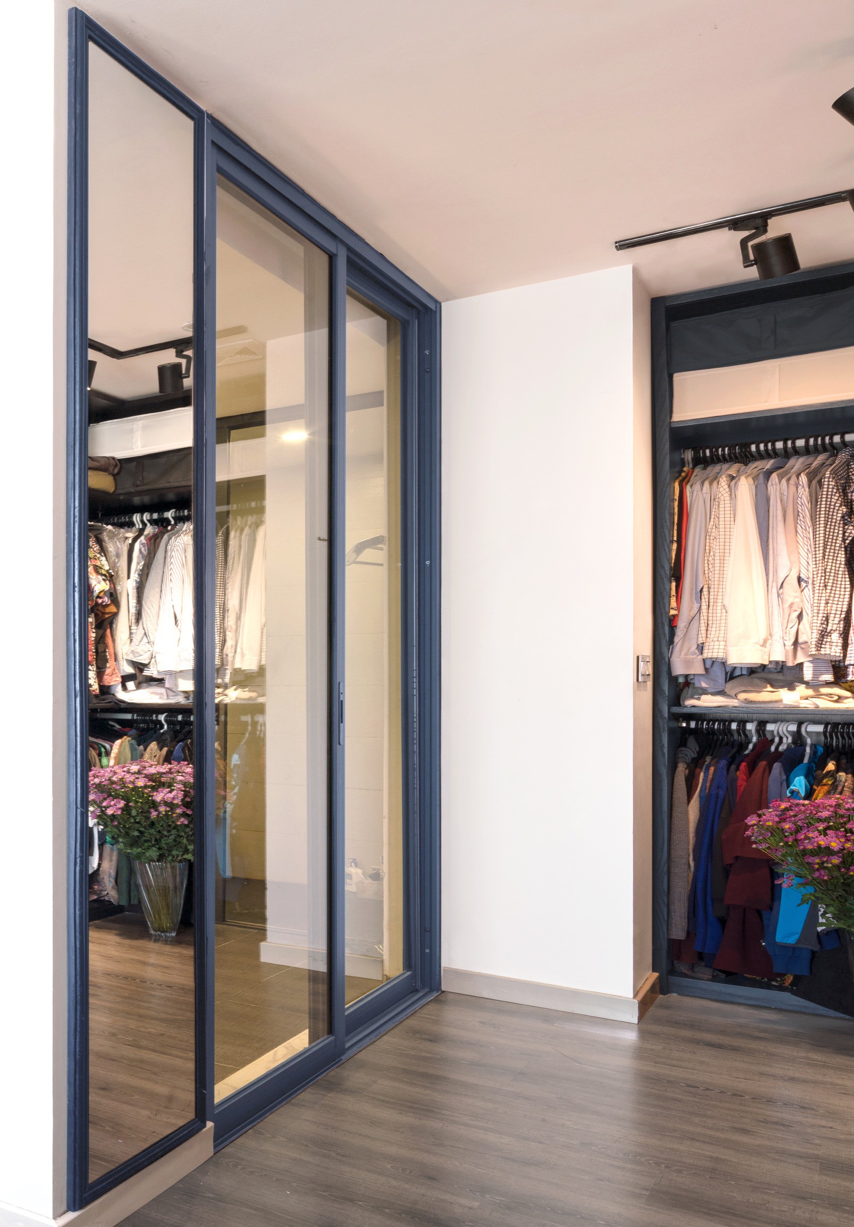 Ngắm căn hộ tối giản nhưng sang trọng và rất dễ ứng dụng cho nhà chung cư ở Cầu Giấy, Hà Nội - Ảnh 9. Ngắm căn hộ tối giản nhưng sang trọng và rất dễ ứng dụng cho nhà chung cư ở Cầu Giấy, Hà Nội - Ảnh 9.