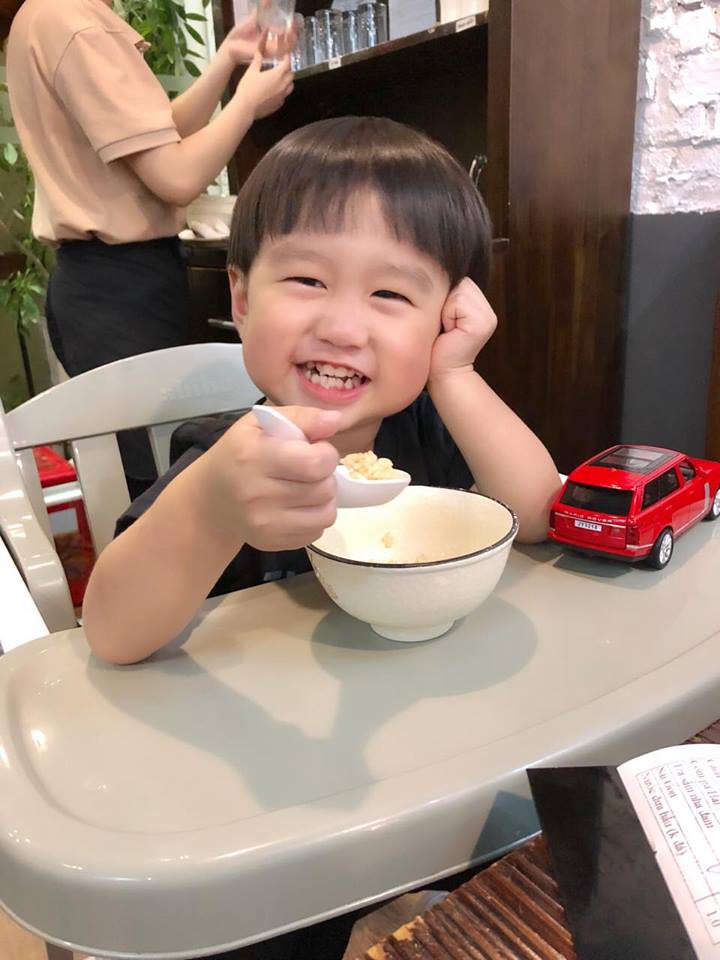 Cuối tuần của hội hot mom: Hằng Túi khoe cậu út Sữa chủ tịch cute lạc lối, Huỳnh Lý Đông Phương liên tục chia sẻ ảnh con gái đầu lòng - Ảnh 6. Cuối tuần của hội hot mom: Hằng Túi khoe cậu út Sữa chủ tịch cute lạc lối, Huỳnh Lý Đông Phương liên tục chia sẻ ảnh con gái đầu lòng - Ảnh 6.