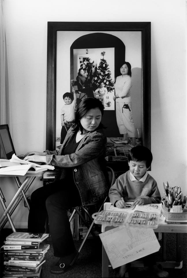 Bộ ảnh bà mẹ đơn thân Đài Loan đang lan truyền trên MXH: Mỗi bức ảnh của hiện tại bao gồm cả những năm tháng trưởng thành của con - Ảnh 6.