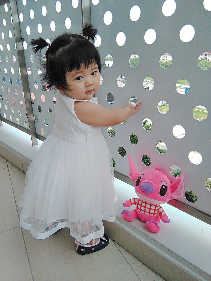 Mẹ đi đ&acirc;u, con đu theo đấy - Bộ ảnh mẹ Việt chia sẻ khiến h&agrave;ng ngh&igrave;n mẹ c&oacute; con nhỏ đồng cảm - Ảnh 15.