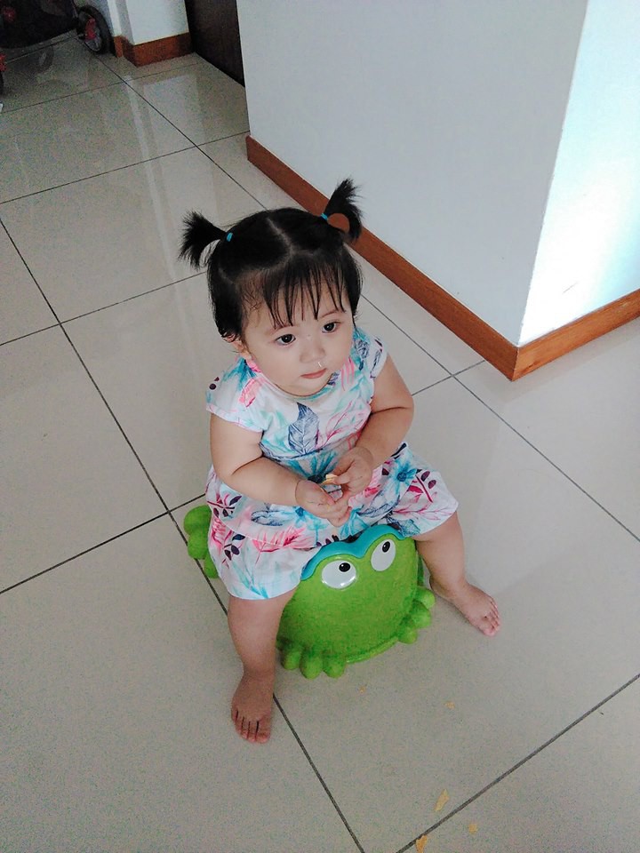 Mẹ đi đ&acirc;u, con đu theo đấy - Bộ ảnh mẹ Việt chia sẻ khiến h&agrave;ng ngh&igrave;n mẹ c&oacute; con nhỏ đồng cảm - Ảnh 6.