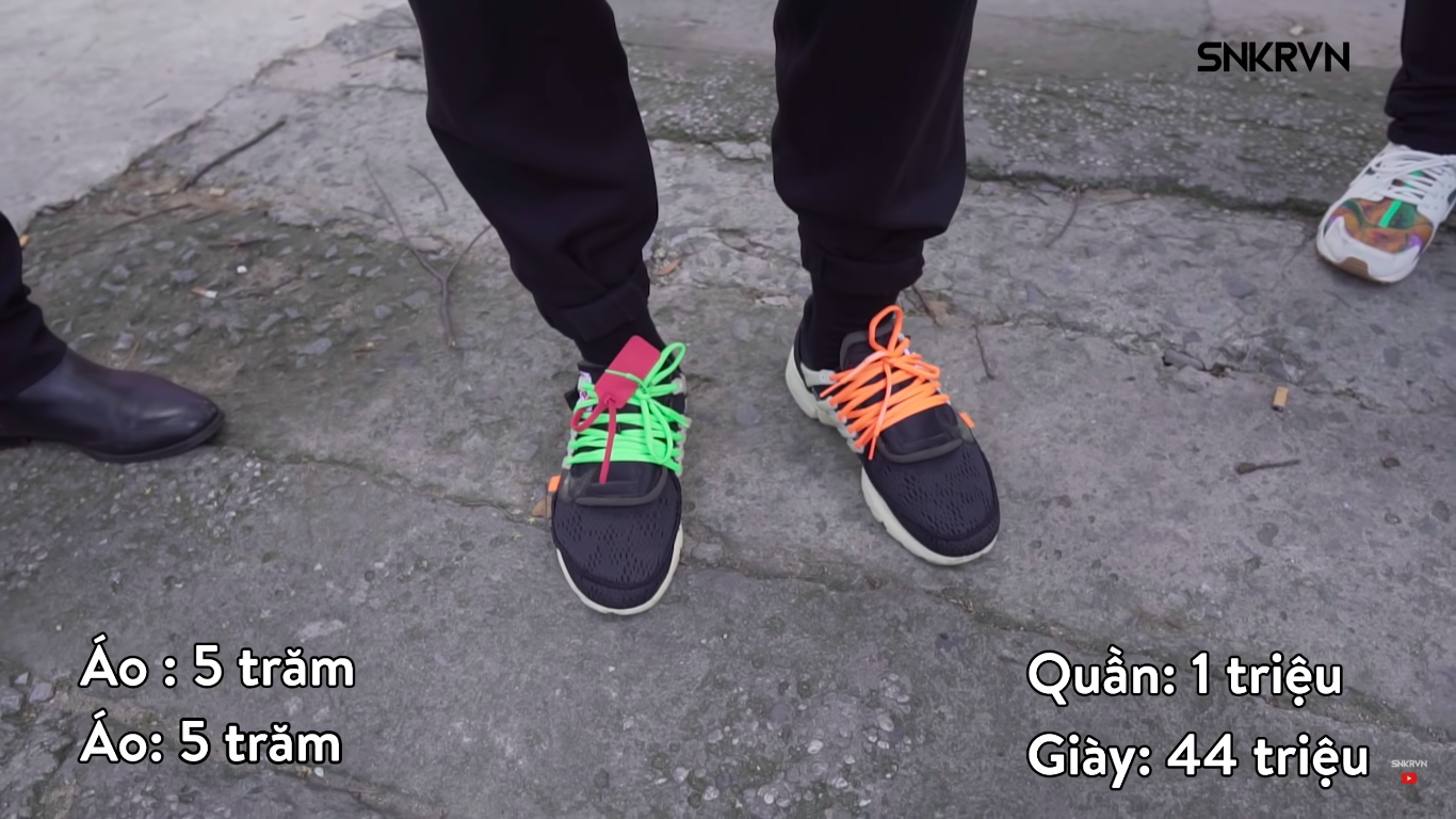 Clip: Xem giới trẻ Việt tự bóc set đồ của mình tại Sneaker Fest 2018 mà choáng, có bộ lên đến cả trăm triệu đồng! - Ảnh 11. Clip: Xem giới trẻ Việt tự bóc set đồ của mình tại Sneaker Fest 2018 mà choáng, có bộ lên đến cả trăm triệu đồng! - Ảnh 11.