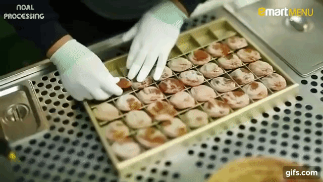 1000 năm qua, mỗi năm người n&ocirc;ng d&acirc;n Nhật lại treo h&agrave;ng ngh&igrave;n quả hồng l&ecirc;n gi&agrave;n, đ&oacute; l&agrave; c&aacute;ch họ l&agrave;m ra đặc sản ngon tuyệt n&agrave;y - Ảnh 11.