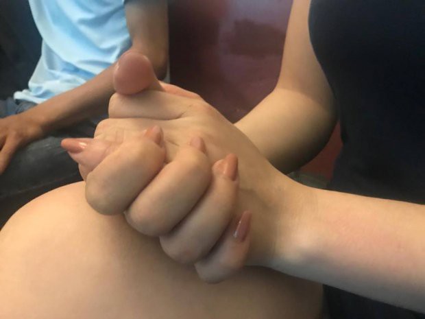 Người mẹ uất nghẹn tố c&aacute;o &ocirc;ng nội d&acirc;m &ocirc; con g&aacute;i 9 tuổi: Đ&oacute; l&agrave; điều qu&aacute; sức chịu đựng của t&ocirc;i - Ảnh 2.