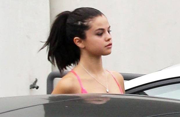 Thất thế trên đường tình, liệu Selena Gomez có trên cơ Hailey Baldwin trong cuộc chiến mặt mộc? - Ảnh 2. Thất thế trên đường tình, liệu Selena Gomez có trên cơ Hailey Baldwin trong cuộc chiến mặt mộc? - Ảnh 2.