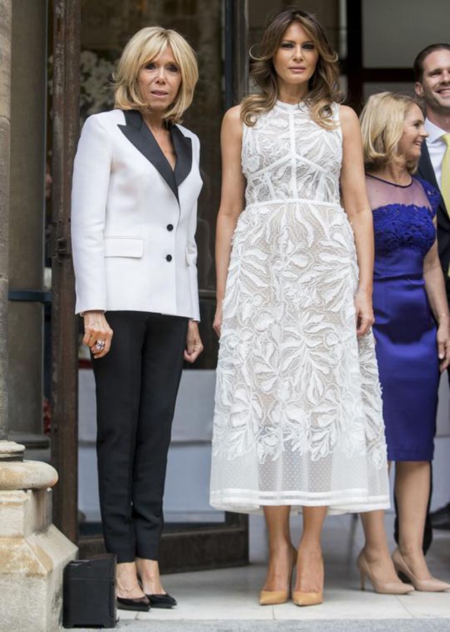 C&ugrave;ng một khung h&igrave;nh mới thấy kh&aacute;c biệt trong phong c&aacute;ch của Đệ nhất phu nh&acirc;n Mỹ v&agrave; Ph&aacute;p lớn đến thế n&agrave;o - Ảnh 5.