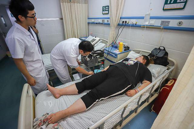 7 năm liền bỏ gần 700 triệu đồng để uống thuốc giảm cân, cô gái nhận về kết quả ê chề không giảm còn tăng gấp đôi - Ảnh 2. 7 năm liền bỏ gần 700 triệu đồng để uống thuốc giảm cân, cô gái nhận về kết quả ê chề không giảm còn tăng gấp đôi - Ảnh 2.