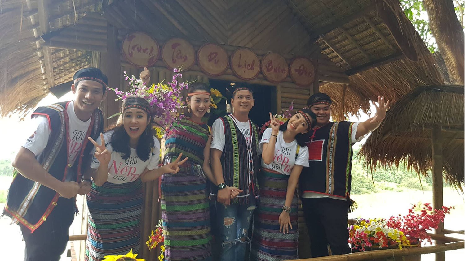 htv2hanh-trinh-gao-nep-gao-te-den-moi-nha-buon-don-10-15319154758461281739529.jpg