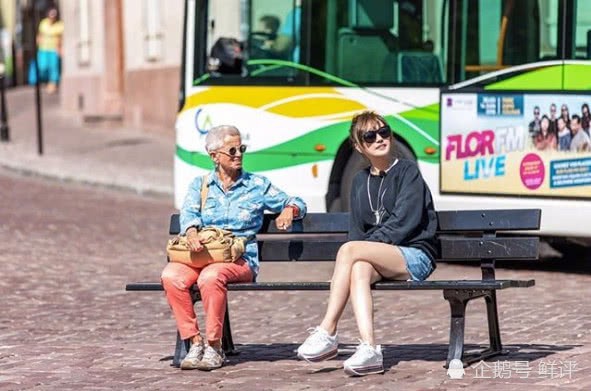 Giảm c&acirc;n th&agrave;nh c&ocirc;ng, đ&acirc;y l&agrave; v&oacute;c d&aacute;ng mảnh mai kh&oacute; tin c&ugrave;ng g&oacute;c nghi&ecirc;ng thần th&aacute;nh của Triệu Vy - Ảnh 6.