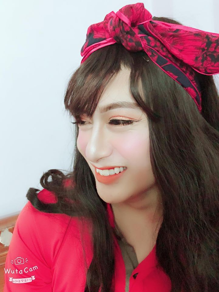 Khi c&oacute; c&ocirc; vợ học makeup m&agrave; đang rỗi việc, anh chồng sẽ được biến h&igrave;nh th&agrave;nh con g&aacute;i như thế n&agrave;y đ&acirc;y - Ảnh 3.