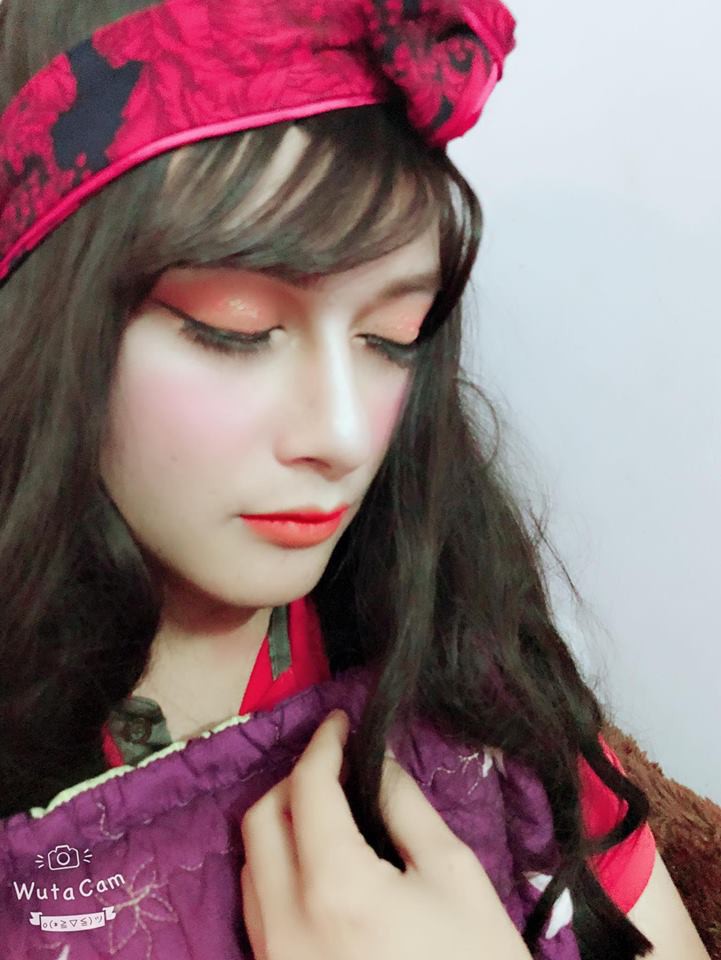 Khi c&oacute; c&ocirc; vợ học makeup m&agrave; đang rỗi việc, anh chồng sẽ được biến h&igrave;nh th&agrave;nh con g&aacute;i như thế n&agrave;y đ&acirc;y - Ảnh 4.