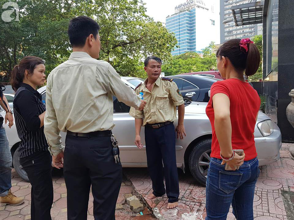 Hà Nội: Cháy chung cư trên mặt đường Hoàng Đạo Thúy, người dân hoảng loạn - Ảnh 9.