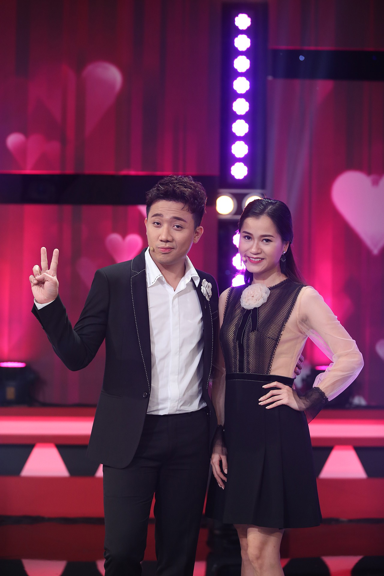 So&aacute;i ca bộ ngoại giao bất ngờ l&ecirc;n truyền h&igrave;nh nhờ Trấn Th&agrave;nh kiếm vợ  - Ảnh 1.