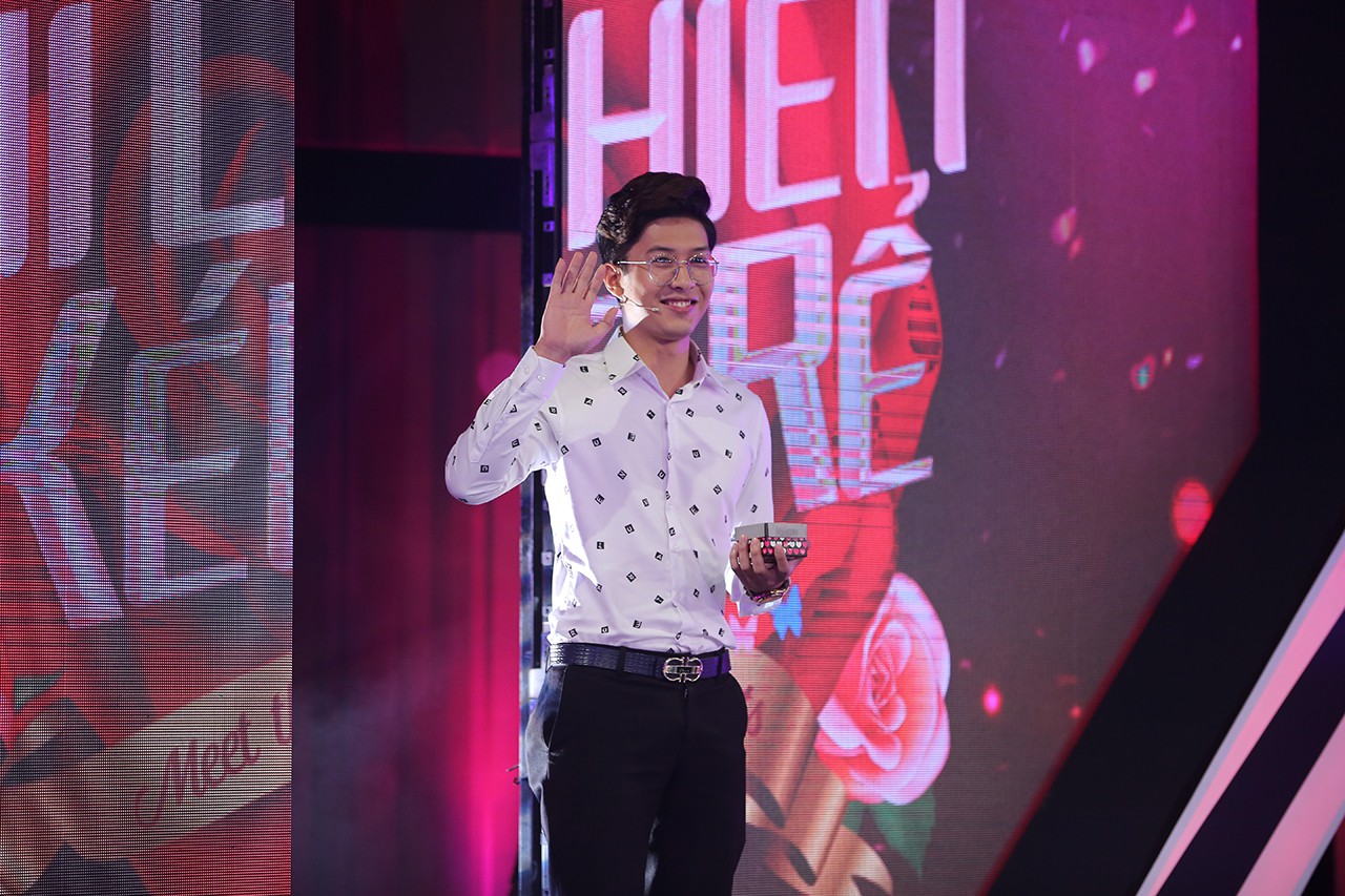 So&aacute;i ca bộ ngoại giao bất ngờ l&ecirc;n truyền h&igrave;nh nhờ Trấn Th&agrave;nh kiếm vợ  - Ảnh 3.