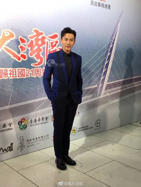 Bị gọi l&agrave; &ocirc;ng bố đơn th&acirc;n v&igrave; vợ bỏ b&ecirc; con g&aacute;i, Lưu Khải Uy l&ecirc;n tiếng thanh minh cho Dương Mịch - Ảnh 1.