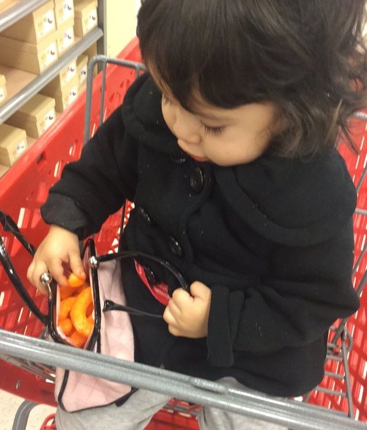 Những khoảnh khắc cười không nhặt được mồm của các nhóc tì siêu láu cá - Ảnh 13. Những khoảnh khắc cười không nhặt được mồm của các nhóc tì siêu láu cá - Ảnh 13.