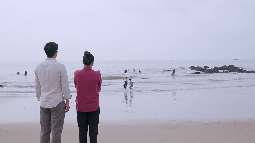 Gạo Nếp Gạo Tẻ: H&oacute;a ra năm xưa Hương cũng v&igrave; hy sinh cho em g&aacute;i rồi mới quen biết g&atilde; chồng bội bạc - Ảnh 1.