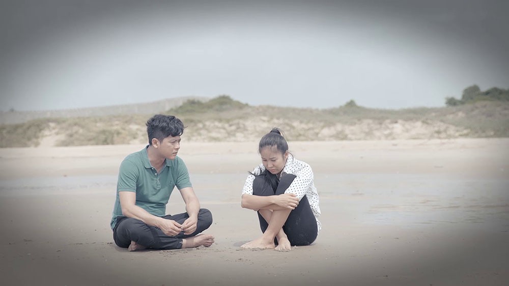 Gạo Nếp Gạo Tẻ: H&oacute;a ra năm xưa Hương cũng v&igrave; hy sinh cho em g&aacute;i rồi mới quen biết g&atilde; chồng bội bạc - Ảnh 2.