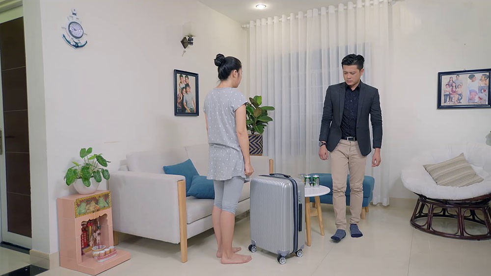 Gạo Nếp Gạo Tẻ: H&oacute;a ra năm xưa Hương cũng v&igrave; hy sinh cho em g&aacute;i rồi mới quen biết g&atilde; chồng bội bạc - Ảnh 7.