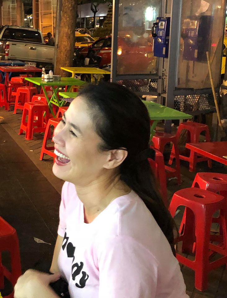 Khoảnh khắc Hà Tăng vô tư khóc cười bên bạn bè được Thùy Trang - vợ Phạm Anh Khoa ghi lại - Ảnh 3. Khoảnh khắc Hà Tăng vô tư khóc cười bên bạn bè được Thùy Trang - vợ Phạm Anh Khoa ghi lại - Ảnh 3.