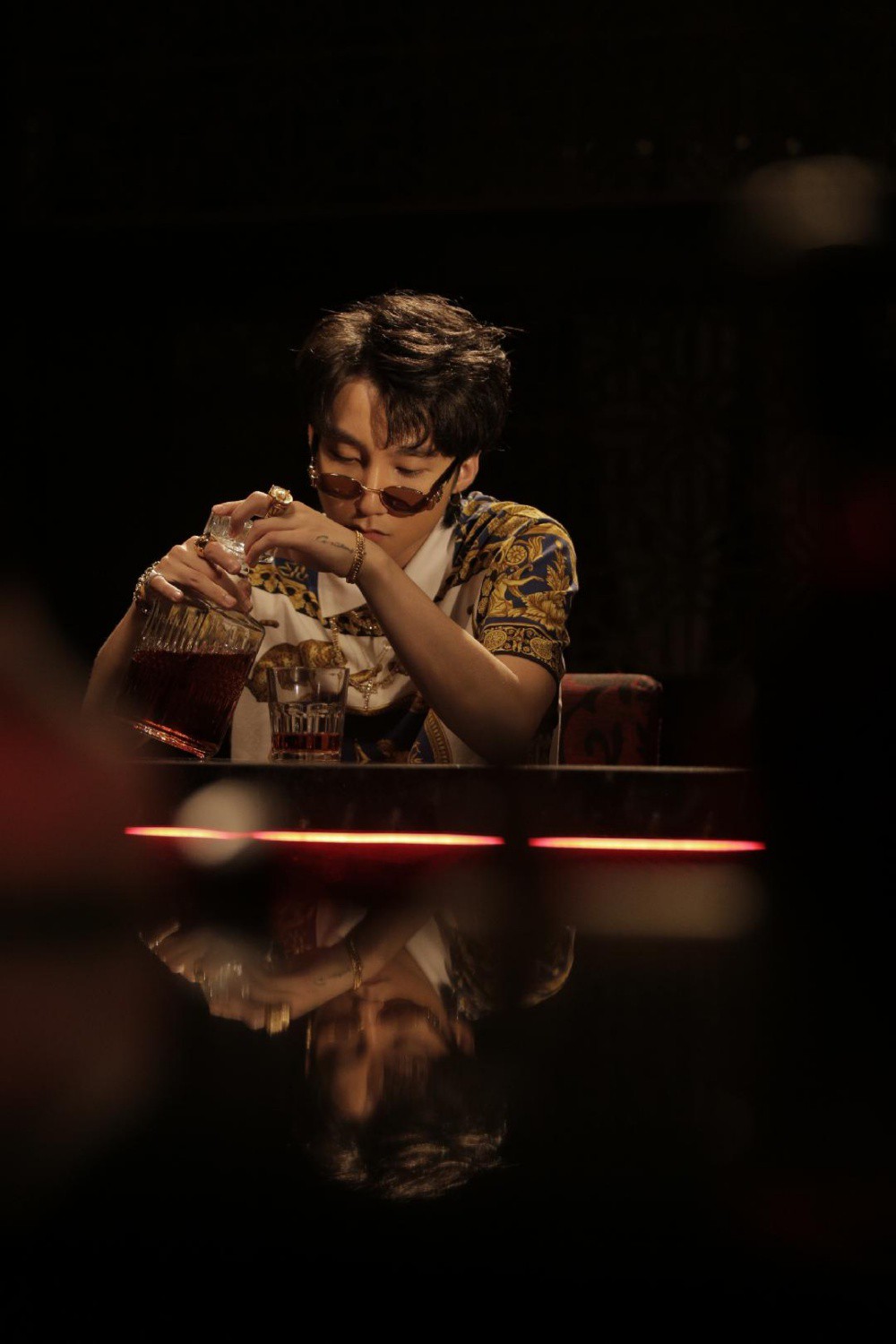 Giữa t&acirc;m b&atilde;o World Cup, MV của Sơn T&ugrave;ng vẫn thản nhi&ecirc;n đạt triệu view v&agrave; lọt top trending Youtube - Ảnh 2.