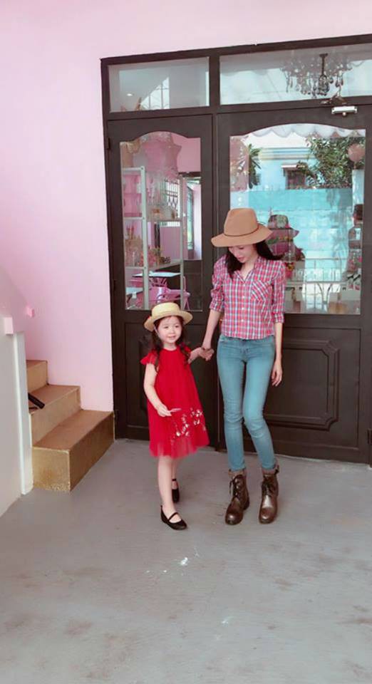 Soi nhất cử nhất động của sao Việt (6/7) - Ảnh 2.