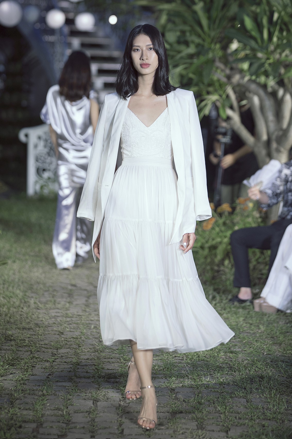 040romance-adrian-kiengcan-15309286975731591560549