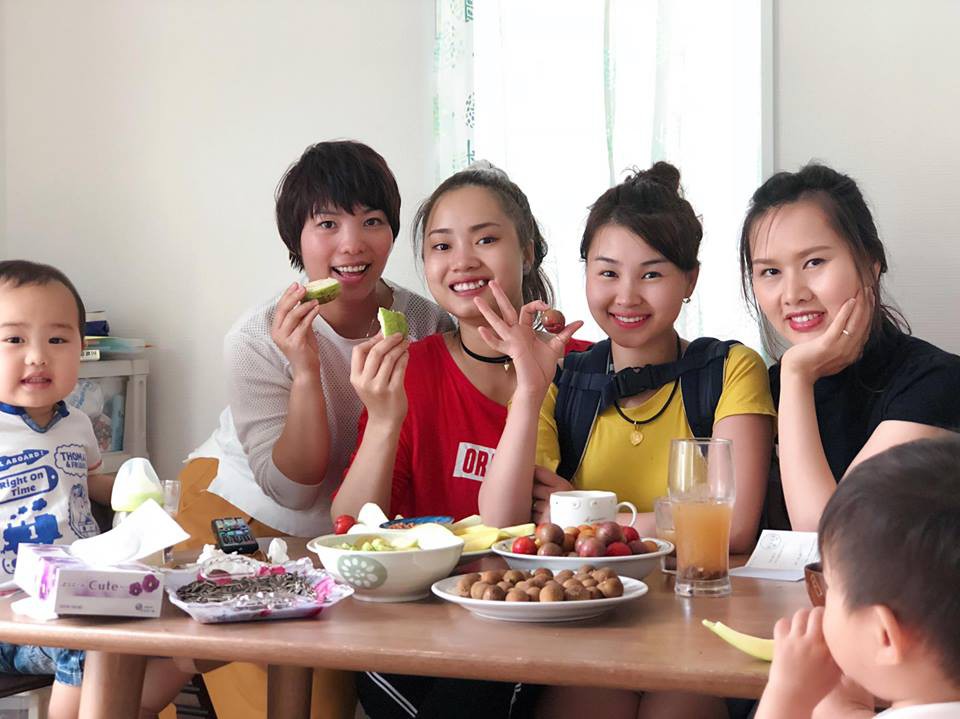 B&agrave; mẹ 2 con Ph&uacute; Thọ nổi tiếng nhờ bộ tranh h&ocirc;n nh&acirc;n &ldquo;trần trụi&rdquo;: Nể phục c&aacute;c mẹ kiếm ra tiền, chỉ mong chồng th&ocirc;ng cảm hơn - Ảnh 5.