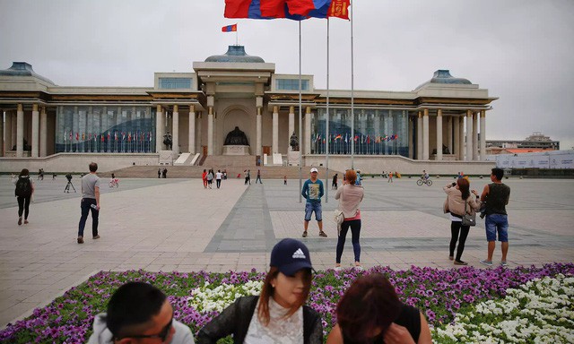 Chuyện ngược đời về phụ nữ M&ocirc;ng Cổ: C&agrave;ng đẹp, c&agrave;ng th&ocirc;ng minh th&igrave; lại c&agrave;ng dễ ế - Ảnh 5.