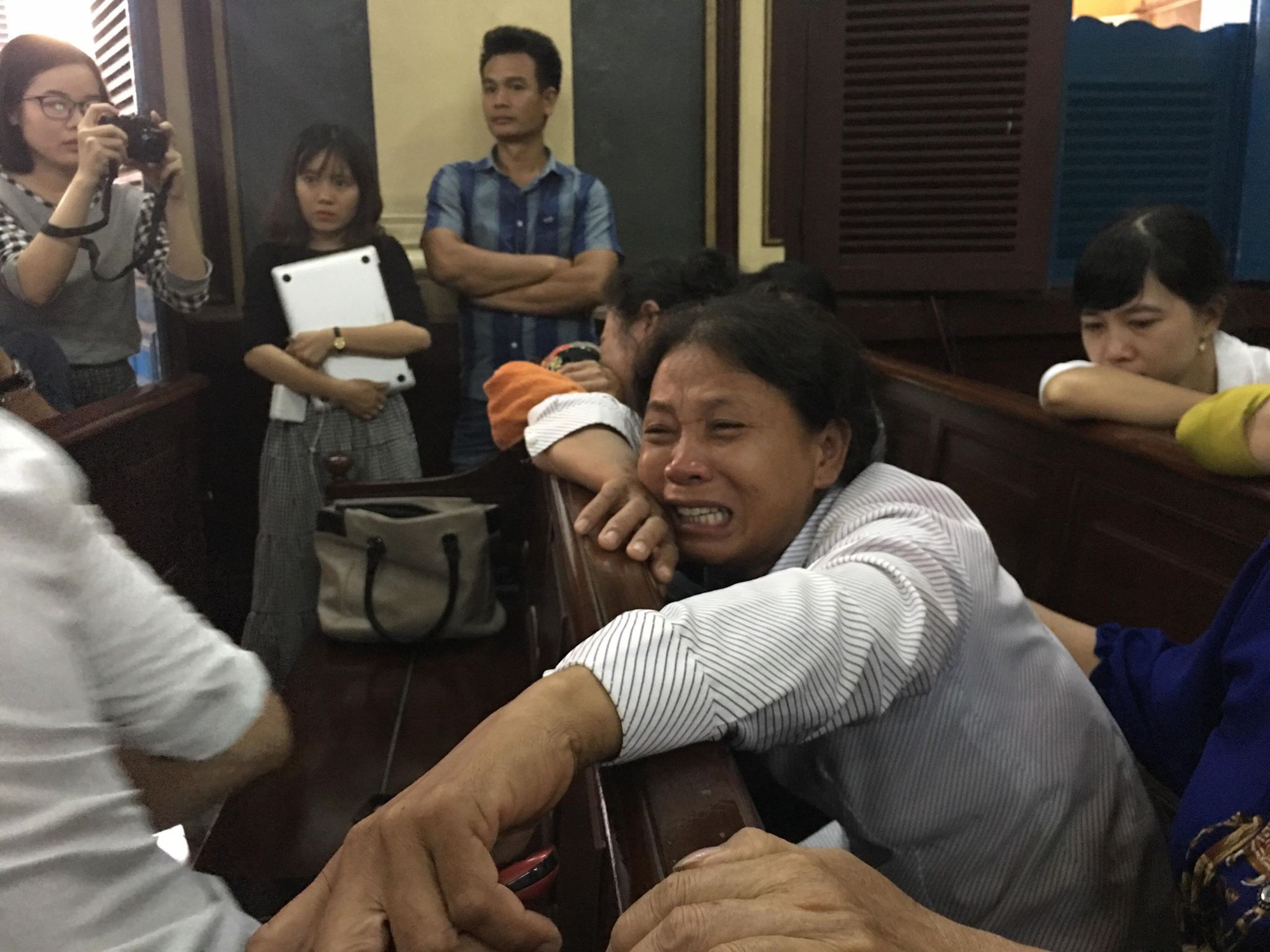 Tử h&igrave;nh kẻ giết chết 5 mạng người tại B&igrave;nh T&acirc;n: Bị c&aacute;o xin lỗi, muốn hiến tạng cho y học, người nh&agrave; nạn nh&acirc;n g&agrave;o kh&oacute;c thảm thiết - Ảnh 5.