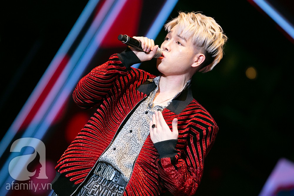 Mượn hit H&agrave; Nội 12 m&ugrave;a hoa của đ&agrave;n chị Thu Phương, Hương Tr&agrave;m khiến kh&aacute;n giả H&agrave; Nội nghẹt thở v&igrave; x&uacute;c động - Ảnh 6.